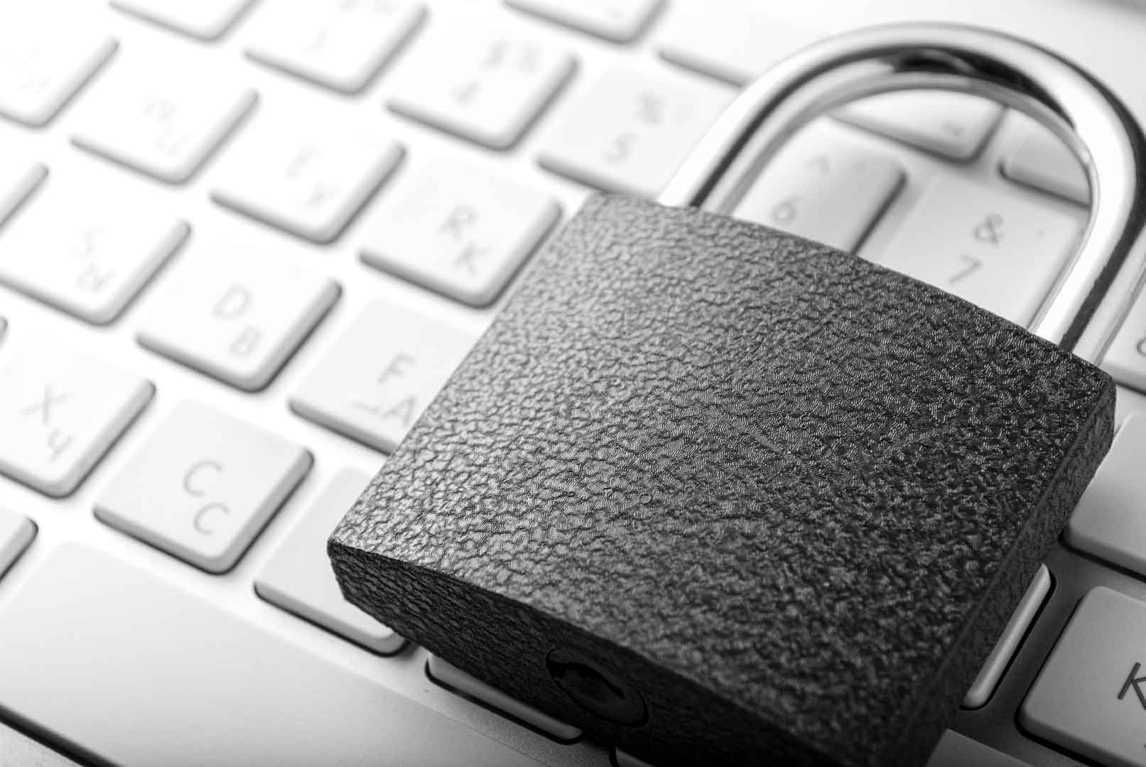Candado digital que representa la seguridad de un sitio web